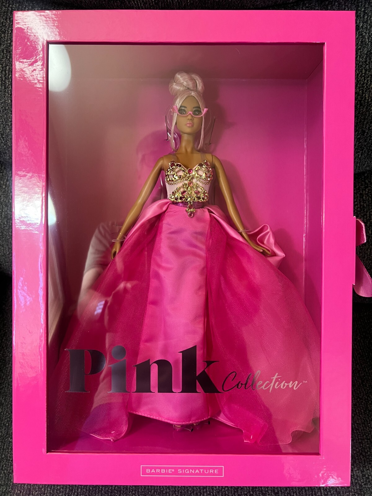 NEW/NRFB Barbie Pink Collection Doll 5 - Gold Label (HJW86 NEW/NRFB Barbie Pink Collection Doll 5 - Gold Label (HJW86