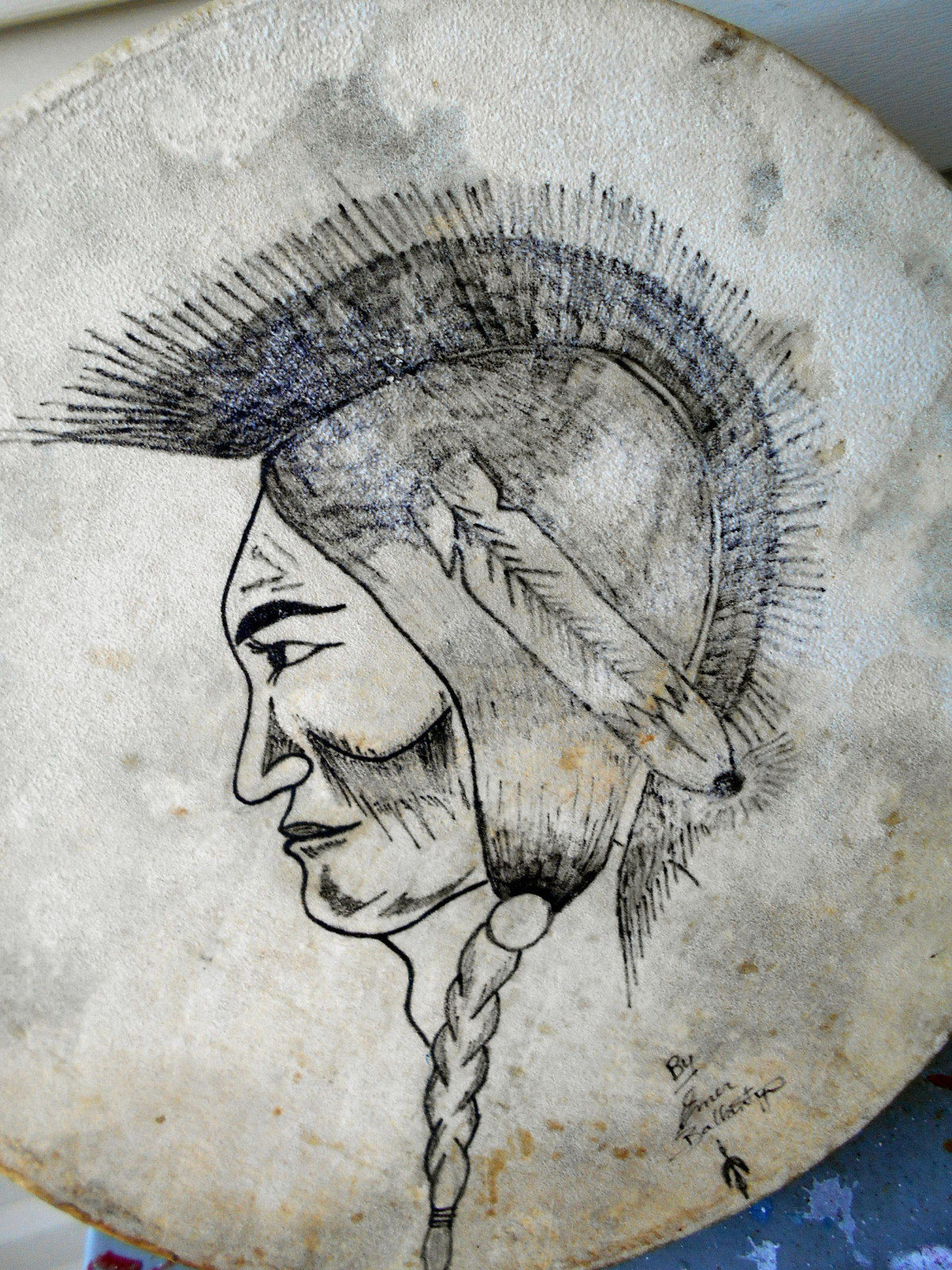 Plains Indian drum Saskatchewan   signed   very nice fine sound . no beater