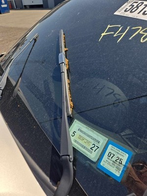 Used Left Wiper Arm fits: BMW 128I 08 09 10 11 12 13