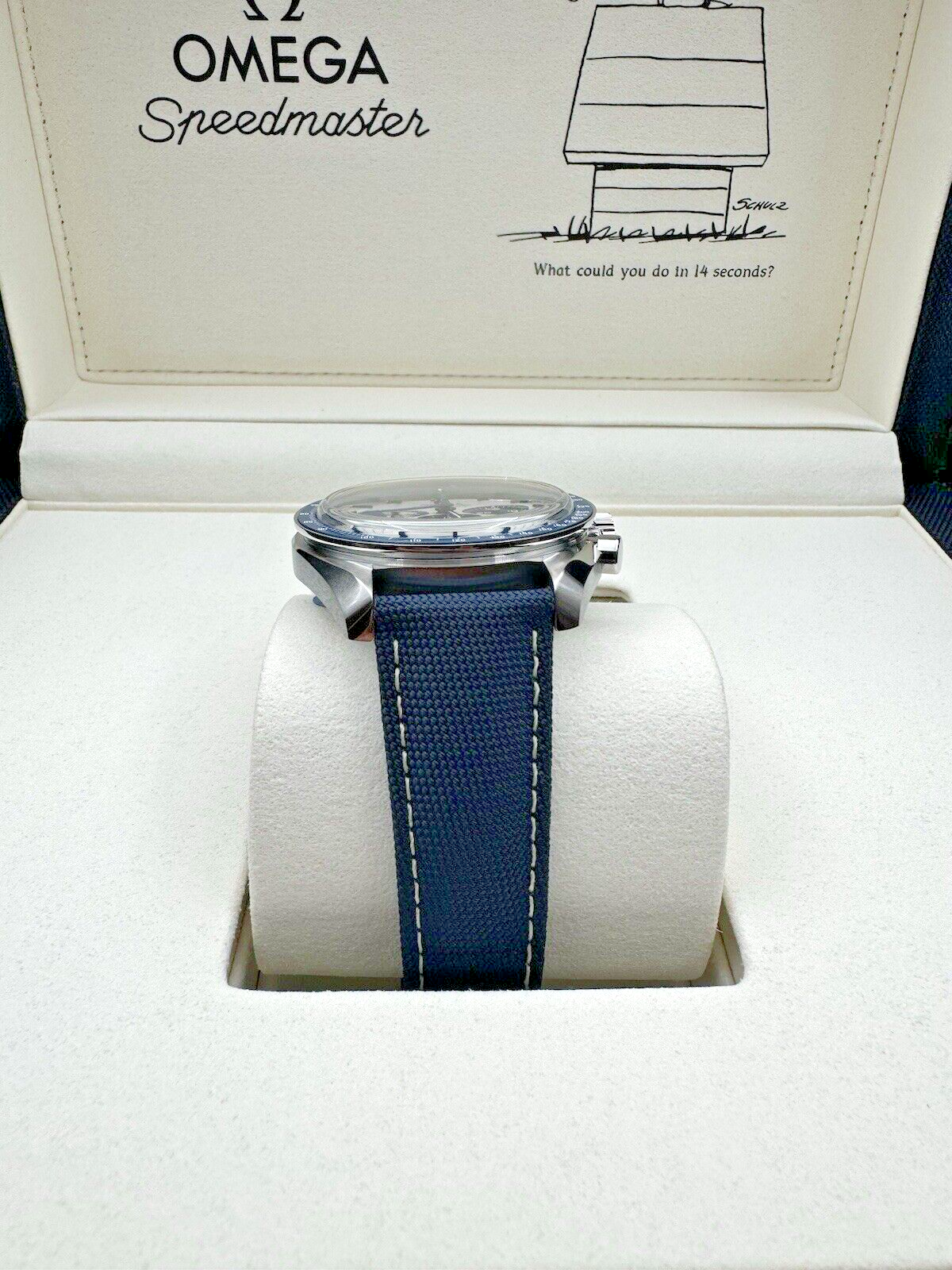 Pre-owned Omega 2024  Speedmaster Silver Snoopy Award Blue 310.32.42.50.02.001 Watch