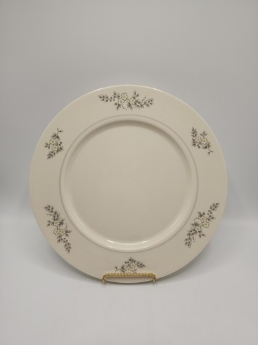 Pfaltzgraff / Reston Lloyd "Heirloom" 11 Inch Dinner Plate-M