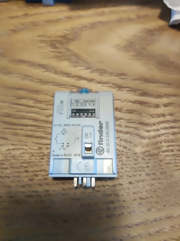 Finder Module Timer  Relais 86.00.0.240.0000 0,05s-100h