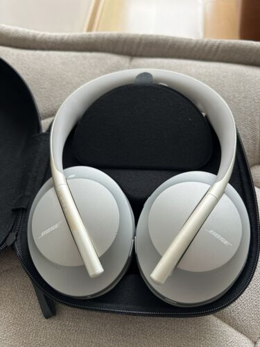 Bose Noise Cancelling 700 Bluetooth Wireless NC700 Over Ear Bose Noise Cancelling 700 Bluetooth Wireless NC700 Over Ear