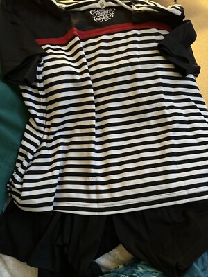 Delta Burke Women s Black Shorts With Black Red & White Top Size 3X.  Z-1