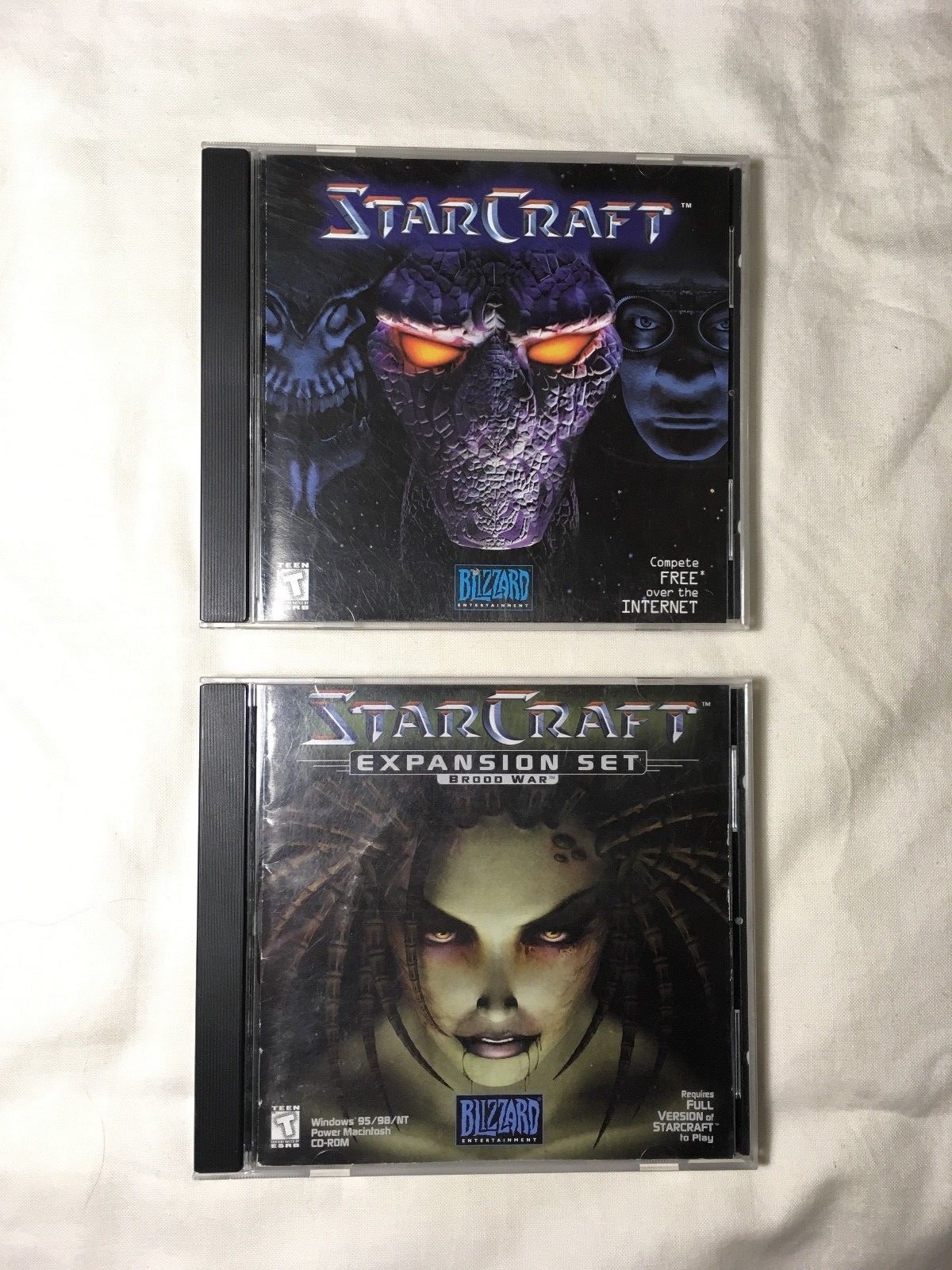 Starcraft and StarCraft: Brood War PC Bundle (w/ booklet & unit reference)