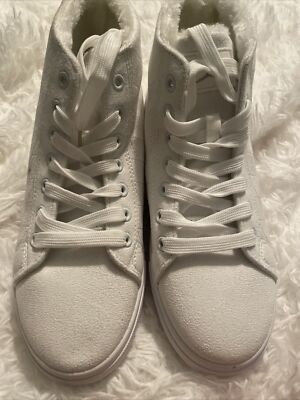 New Danskin Ambition Womens 8 1/2 white Faux Suede Memory Foam Tennis Shoes
