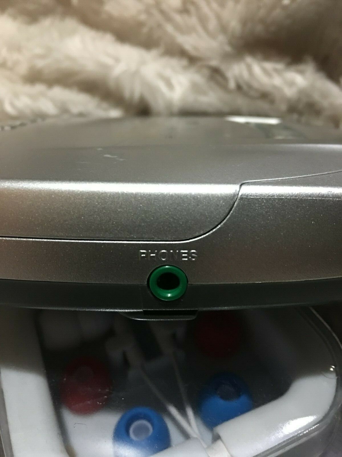 Sony Discman ESP2 Digital Mega Bass D-E200 Portable CD Player Silver Working