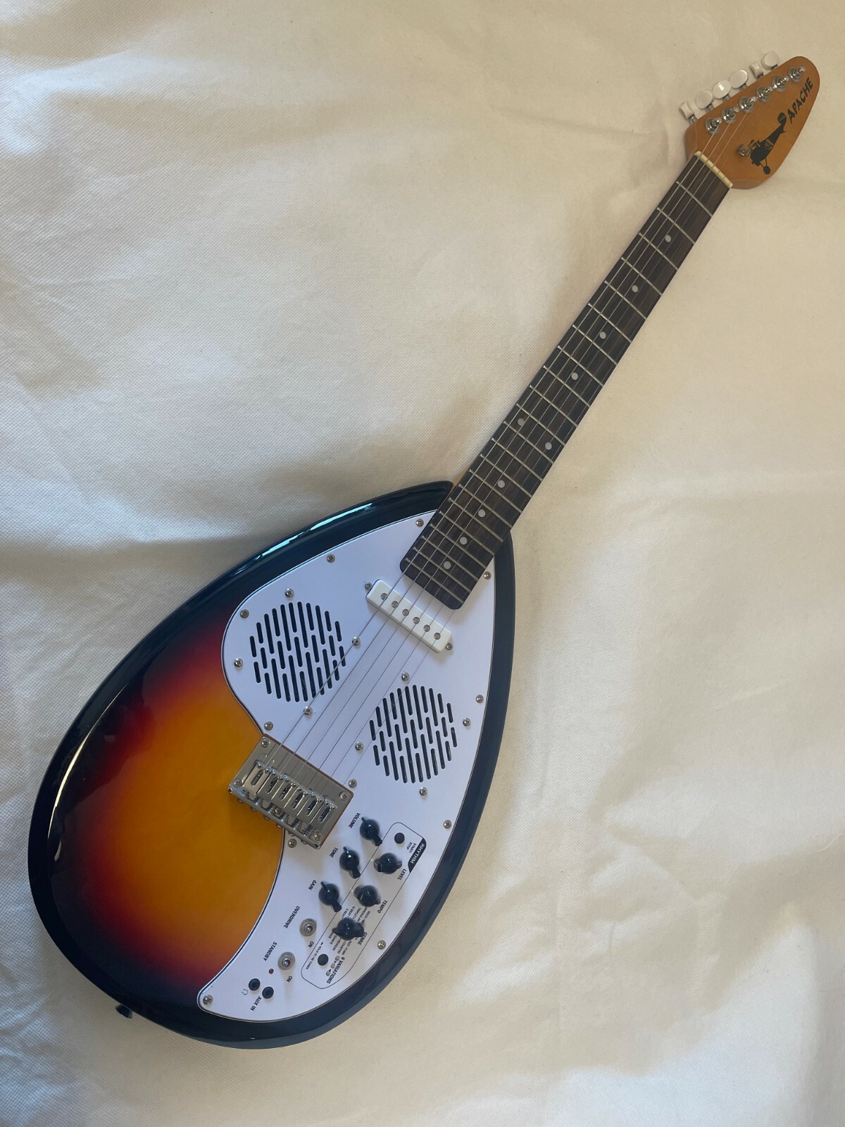 VOX APACHE-1 Teardrop Type Electric Travel Guitar 3-Tone VOX APACHE-1 Teardrop Type Electric Travel Guitar 3-Tone