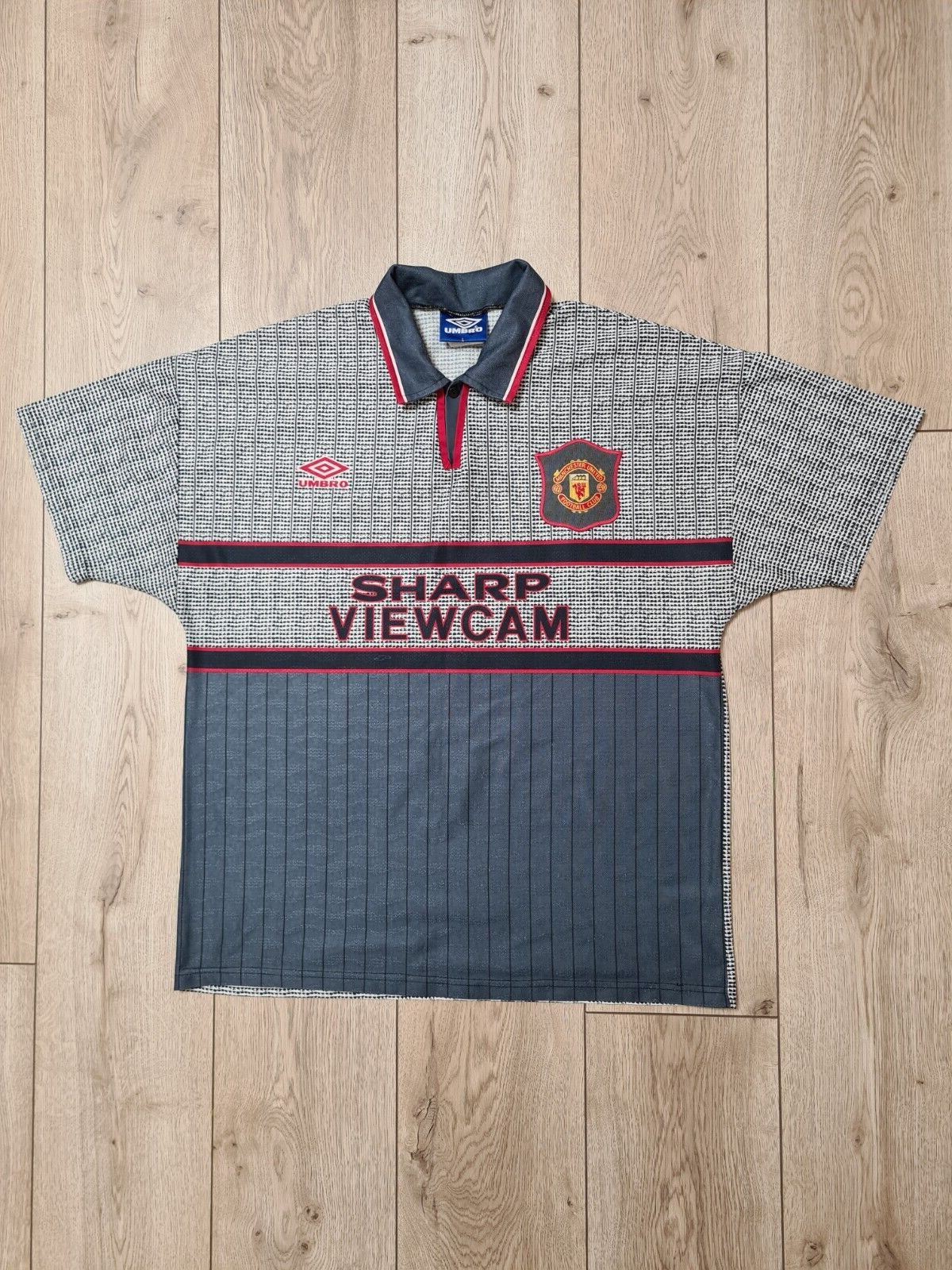 MANCHESTER UNITED 1995 1996 AWAY VINTAGE FOOTBALL SHIRT