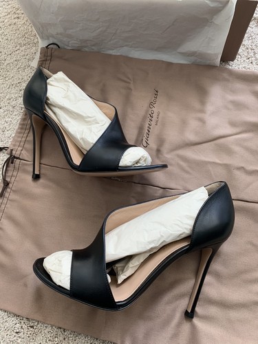 【Gianvito Rossi】ジャンヴィト・ロッシ / LUCILLA Gianvito Rossi - Lucilla Peach Flower Leather Mule, 85mm