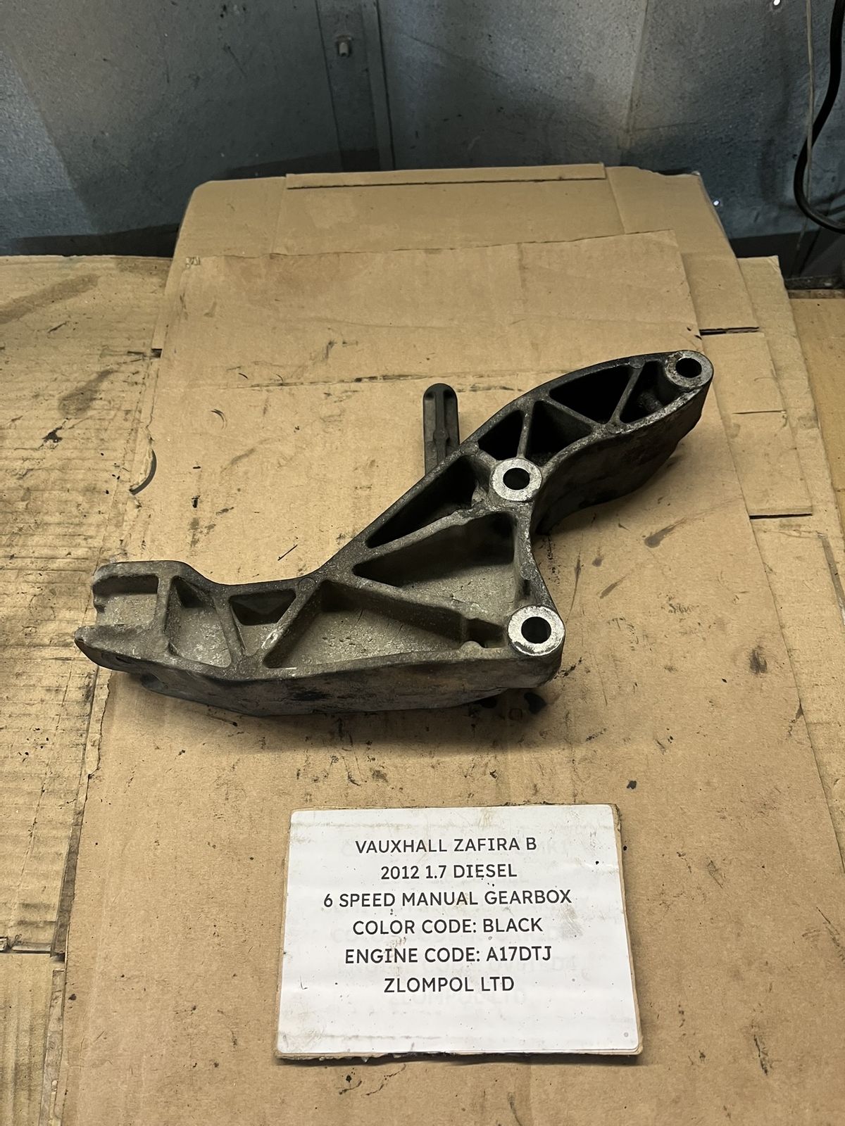 Vauxhall Zafira B 2012 1.7 Diesel Gearbox Mount Support 13125634