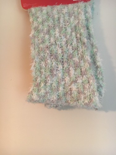 NWT Jaclyn Smith 3 Piece Set Gloves Hat Scarf Mint Green Gray White