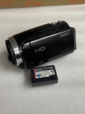Sony HandyCam HDR-CX675 32GB Camcorder and Battery - SN: 3180786