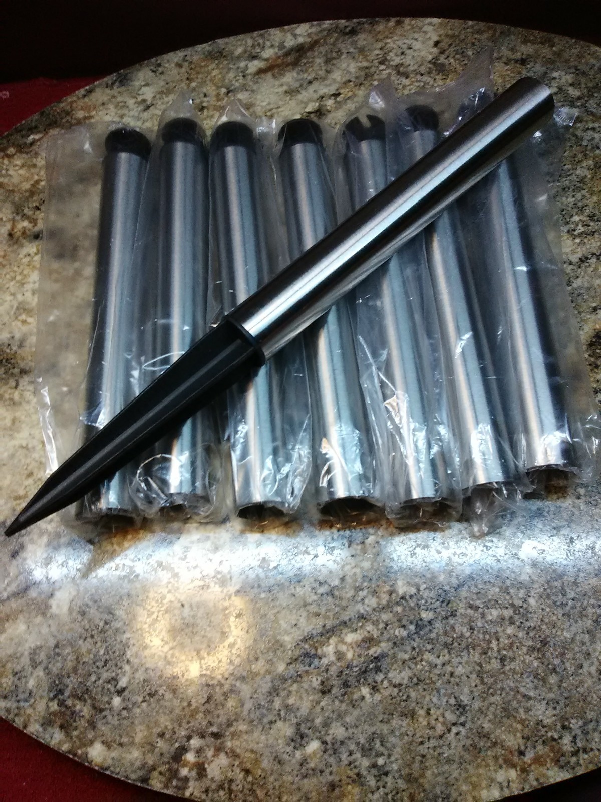 Oak Leaf Path Lights Solar Outdoor Sidewalk Pathway  8-Pack Cool White Mosaic