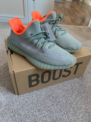 yeezy 350 v2 glow party