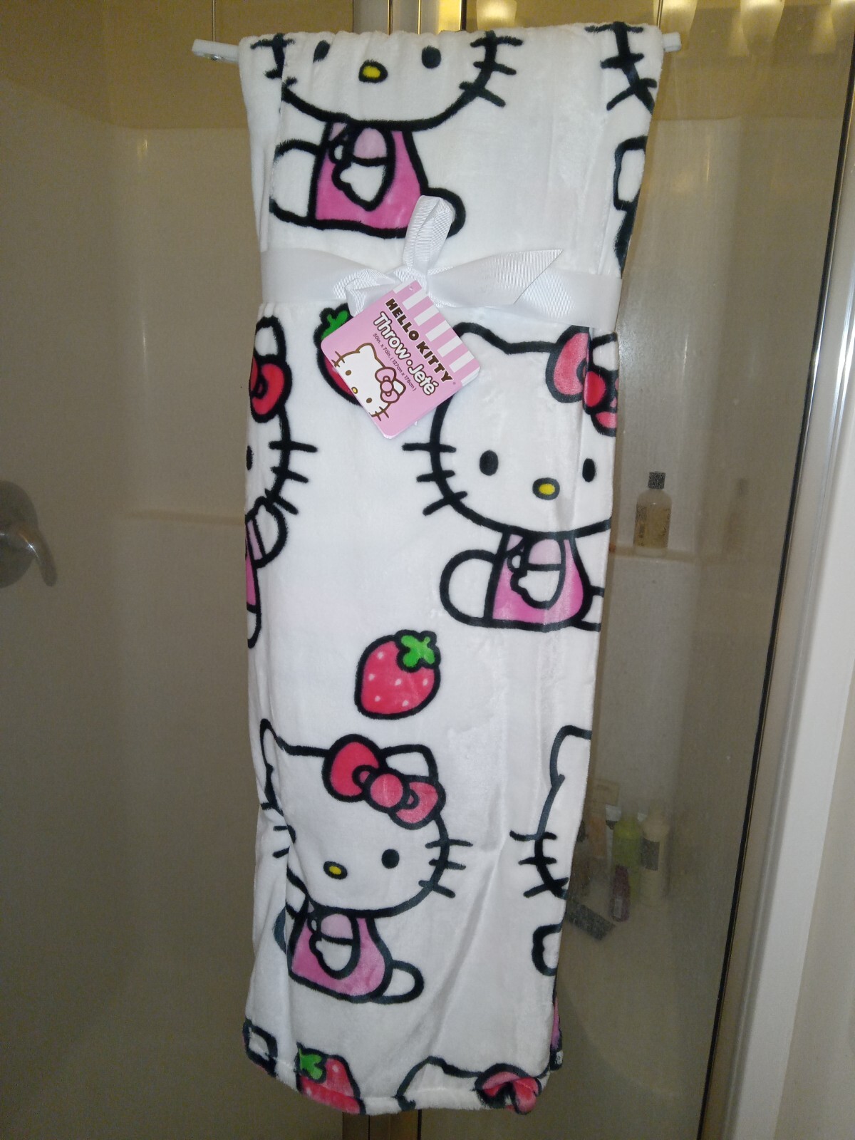 MILK HELLO KITTYストロベリーフーディー MILK × HELLO KITTY】 HELLO KITTY ストロベリーフーディー