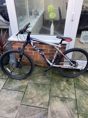 BLUE%2520AND%2520BLACK%2520BIKE For 