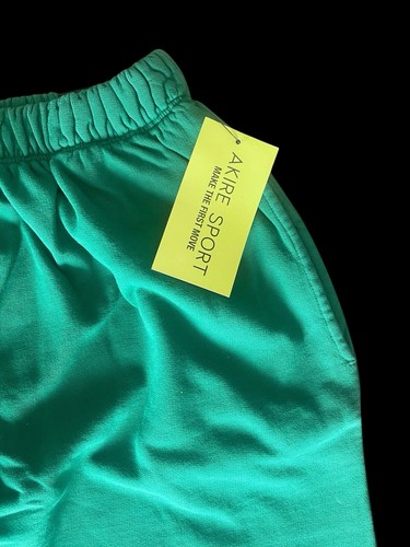 Akire Sport Better Than Sweats Size Large Green NWT FAST FREE SHIPPING