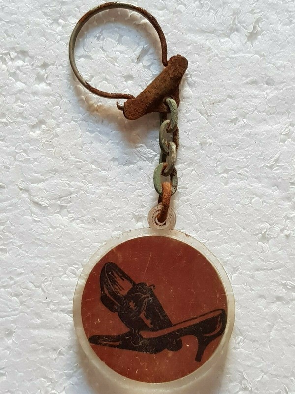 Porte-Cle-Ancien-Aux Gerbes D'Or Souplet & Viance A Reims Chaussures Pour Tous