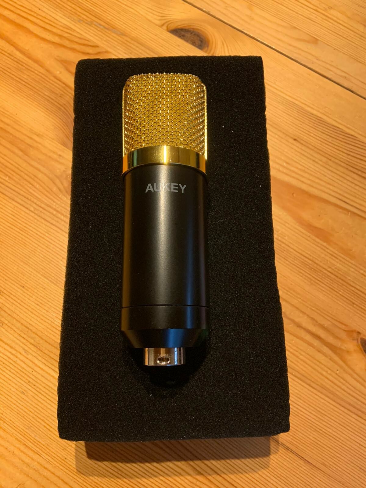 AUKEY Kondensator Mikrofon (GD-G1) geeignet für Studio und Rundfunk Aufnahmen