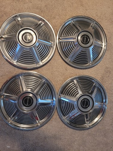 ◆最終値下げ◆1965 マスタング ハブキャップ◆4枚◆14インチ Set of 4 Vintage 1960's 65 Ford Mustang Wheel Covers 14