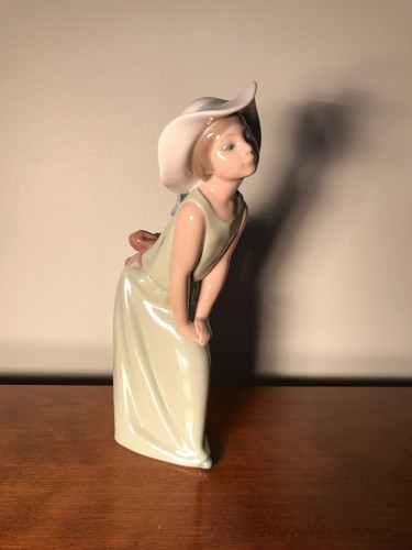 Lladro Porcelain Figurine #5009 