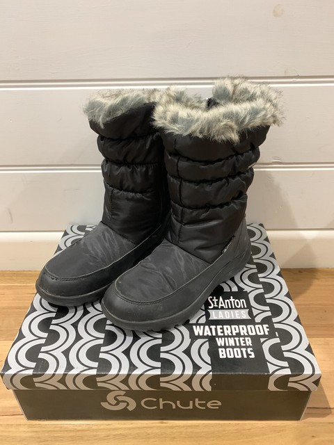 snow boots anaconda