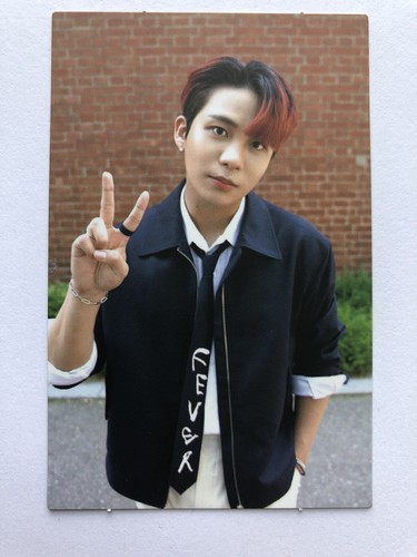 タレントカード ATEEZ WONDERLAND JONGHO Photo RARE ATEEZ 2025 Season's Greetings Desk Calendar, Mini Poster Set