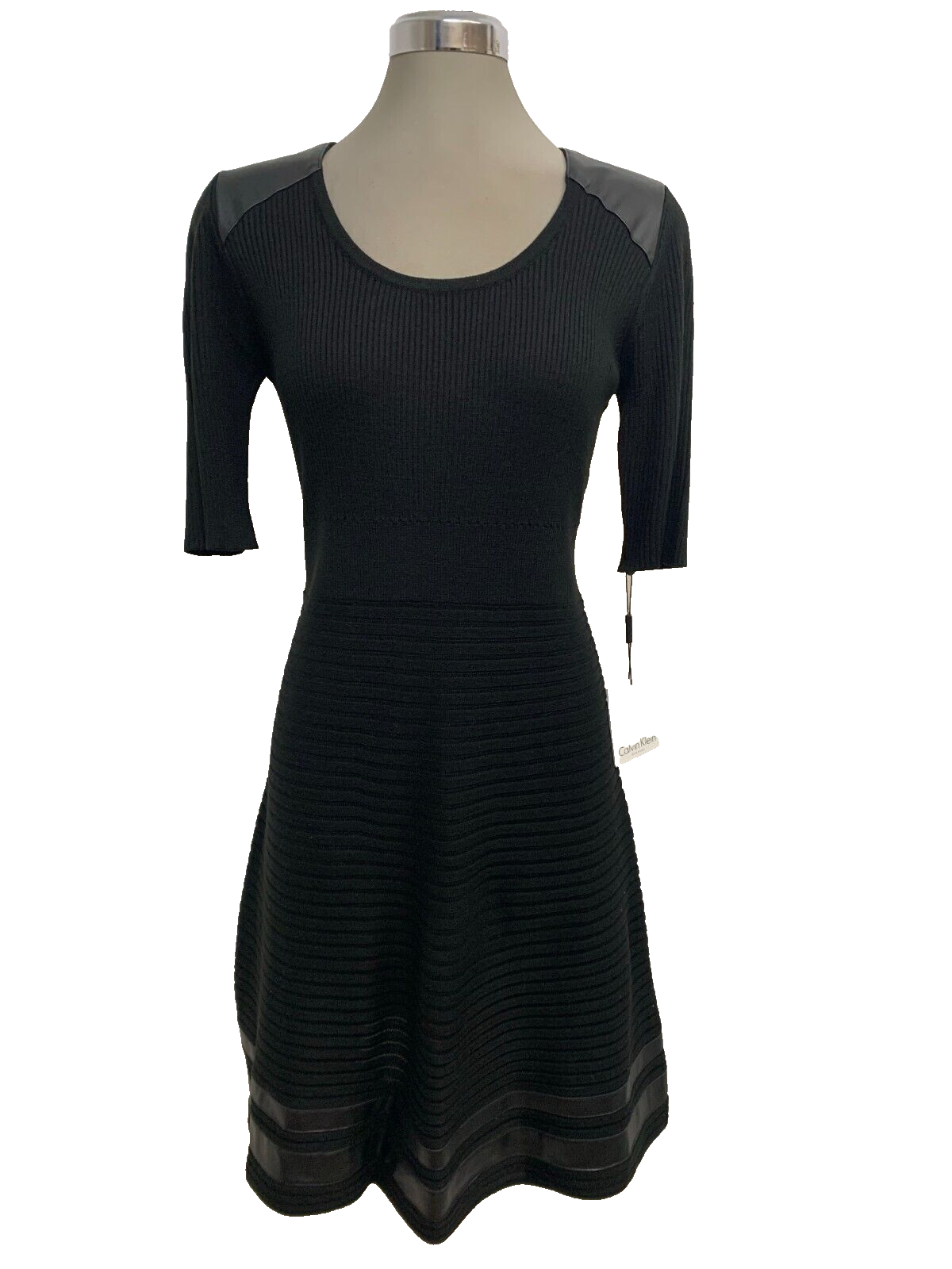 Новое элегантное ЧЕРНОЕ платье-свитер Calvin Klein Easy Fit & Flare, последний размер S!