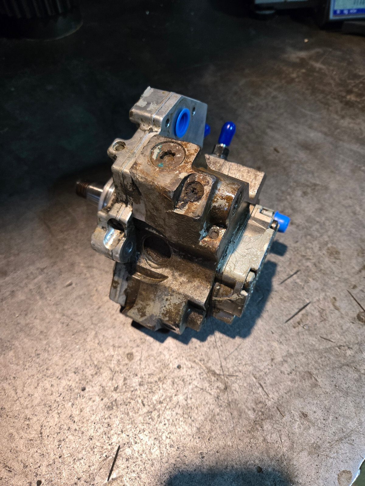 TESTED 0445020017 Bosch CP3 Pump  GM Duramax CORE / FOR PARTS 8972080732 ref27 - Picture 4 of 8