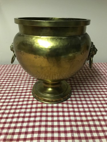 Vtg Imperial Russian CopperPedestal Pot/Jardiniere/Planter Lion Heads 9x10.75”