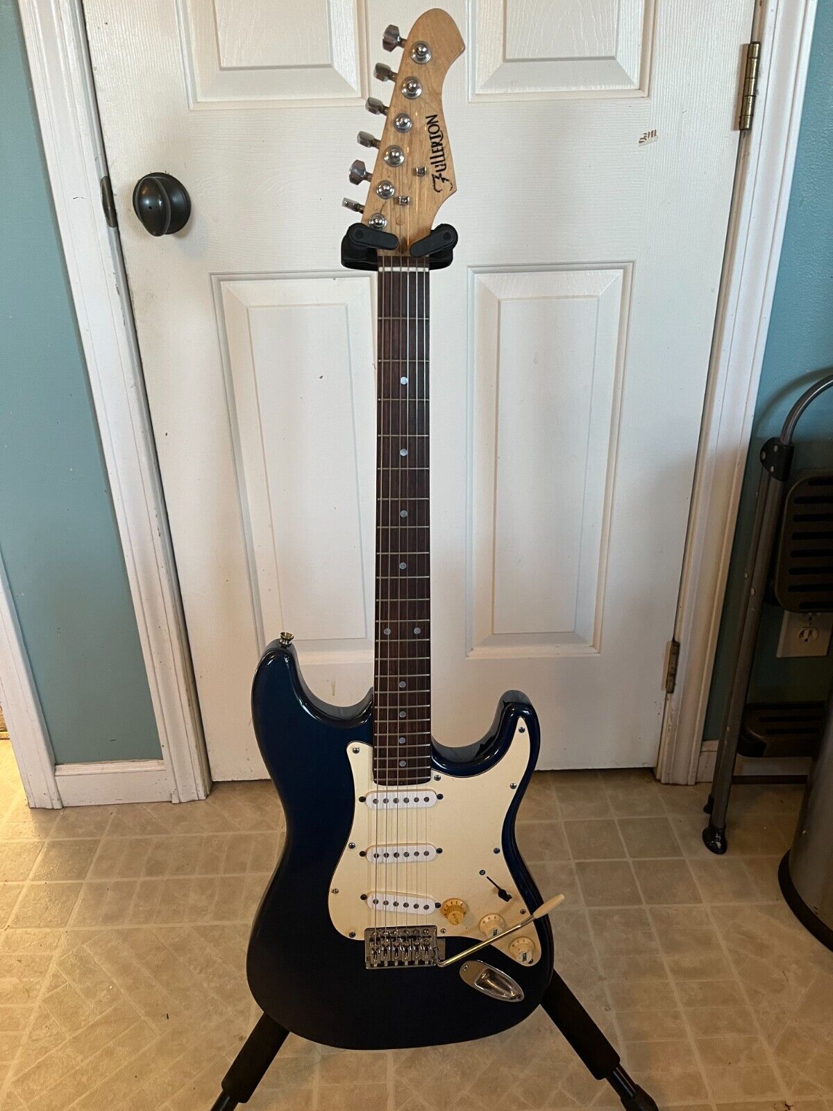 fullerton electric guitar with gig bag | eBay