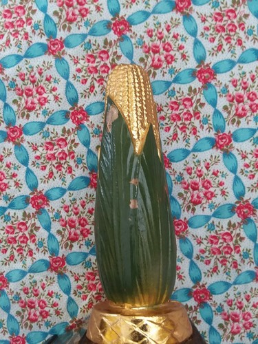 Vintage Counter 15 - G Soil Insectiside heavy cast metal Corn Trophy