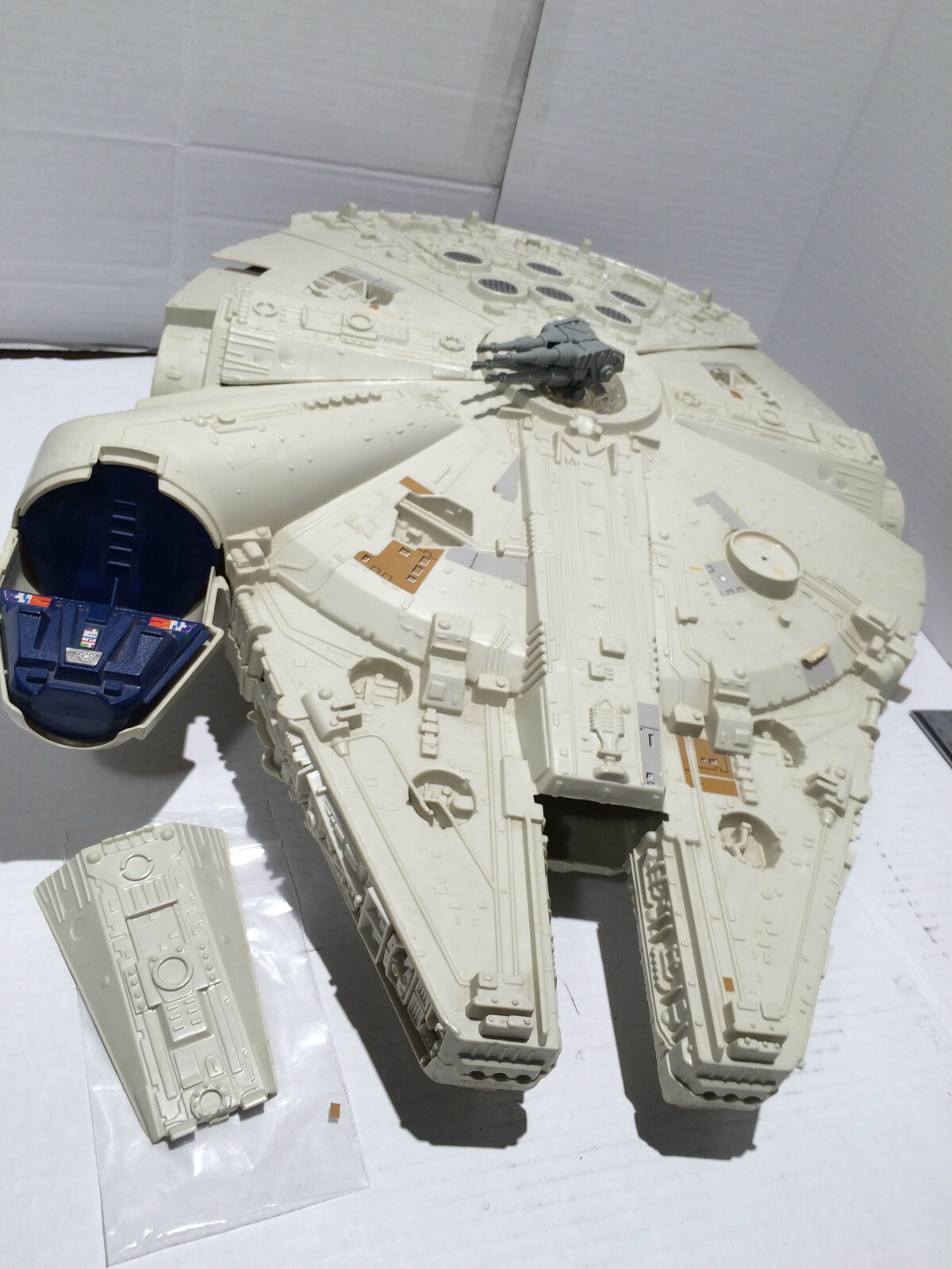 1979 Kenner Star Wars Millennium Falcon - NOT Complete - Has