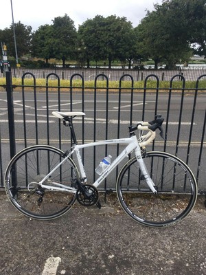 raleigh revenio c2 Great condition, listed as used but has only done 1000 miles&nbsp;