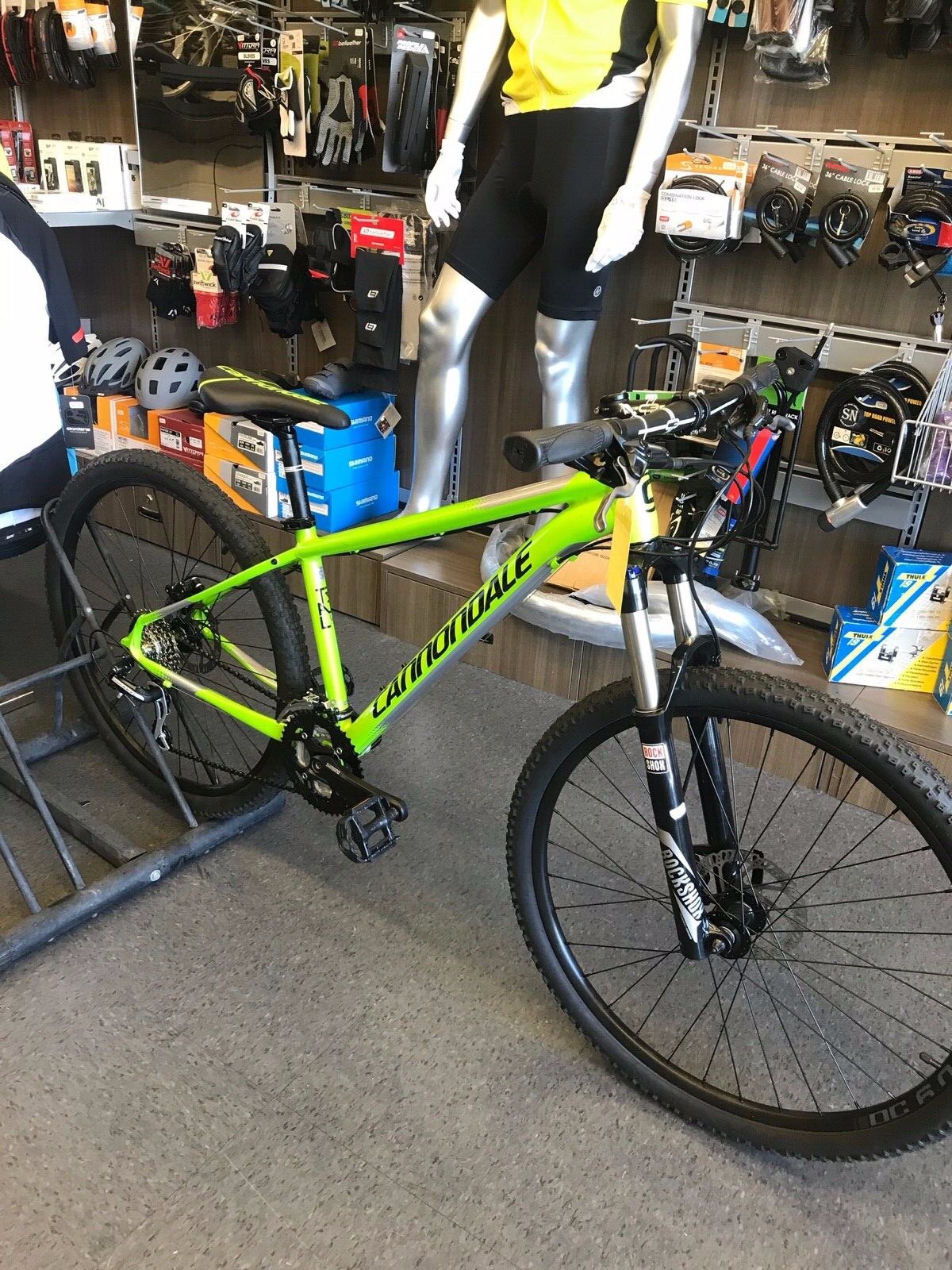 NEW 2016 CANNONDALE TRAIL 4 MOUNTAIN BIKE 27.5 SHIMANO ROCK SHOX SIZE SMALL