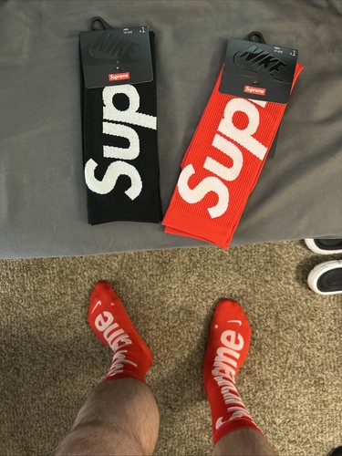 Brand New Original Supreme Mens Nike Lightweight Crew Socks Brand New Original Supreme Mens Nike Lightweight Crew Socks