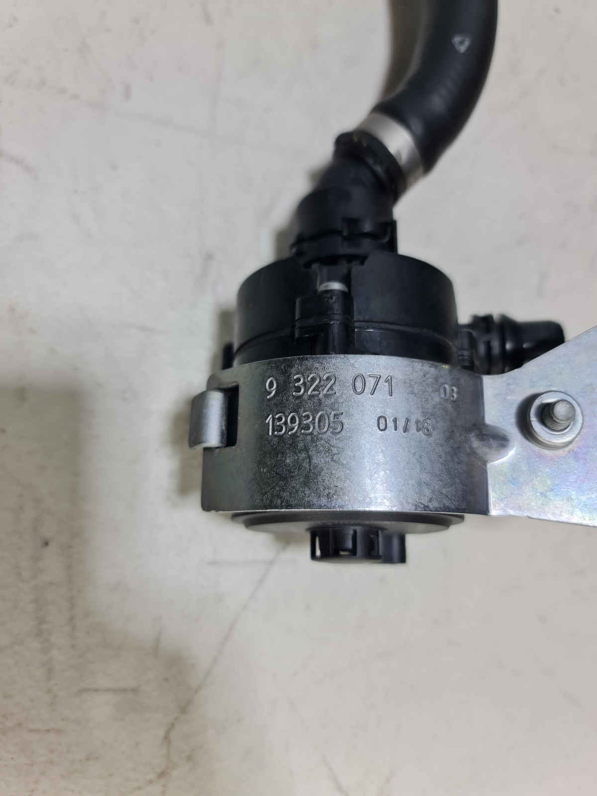 0 Bmw 2015-2020 64-21-9-307-240 64219307240 Hose Engine Feed-Coolant Pump 930 image 5