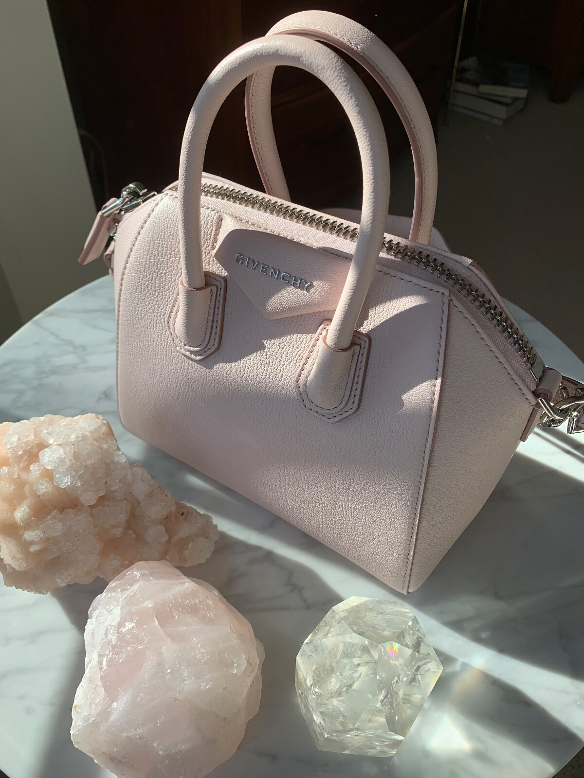 ハンドバッグ Givenchy Lilac Leather Mini Antigona Handbag Authentic Givenchy Nano Antigona Lilac Purple Leather Clutch