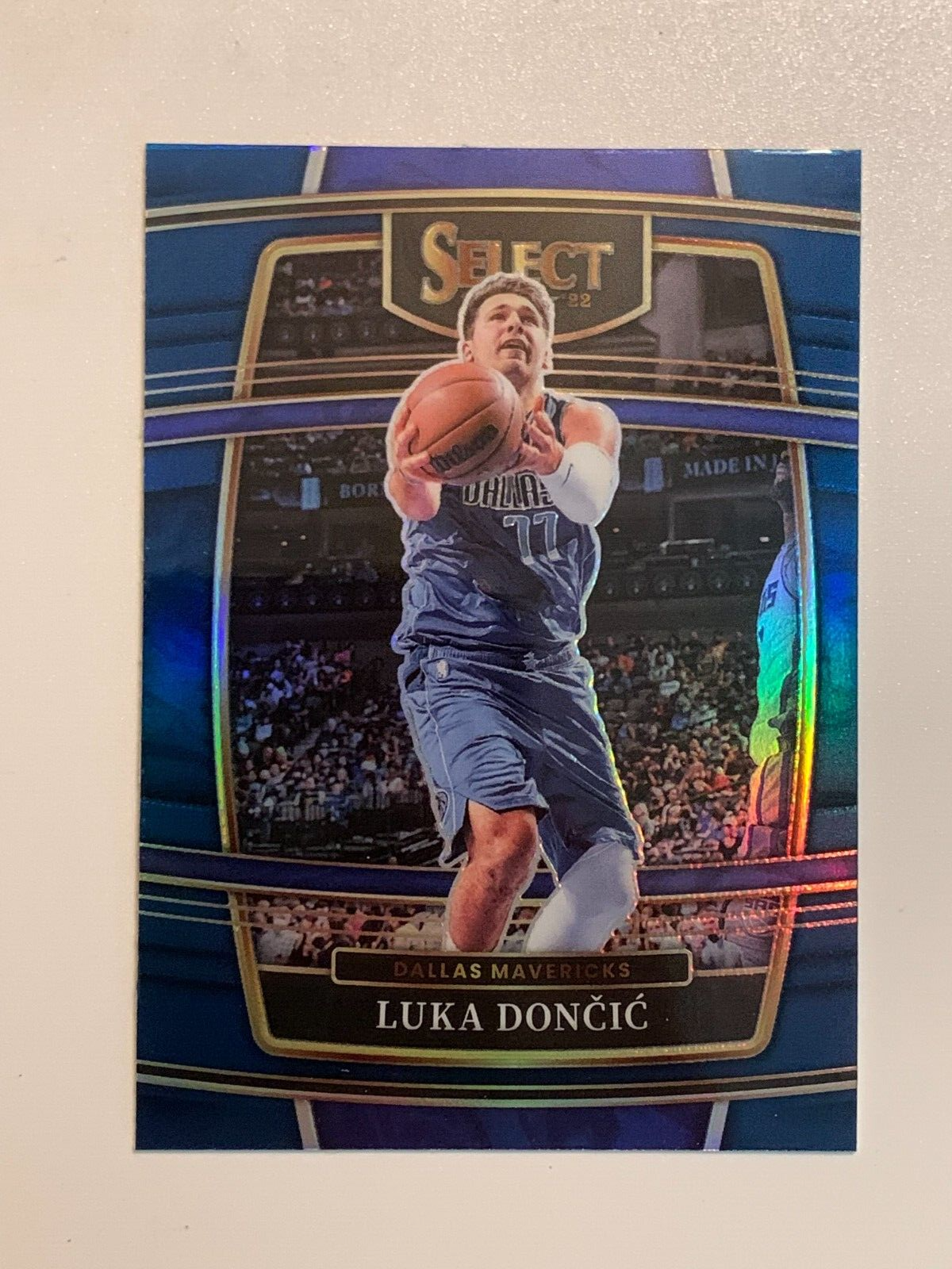 LUKA DONCIC #12 - BLUE SILVER PARALLEL 2021-2022 PANINI
