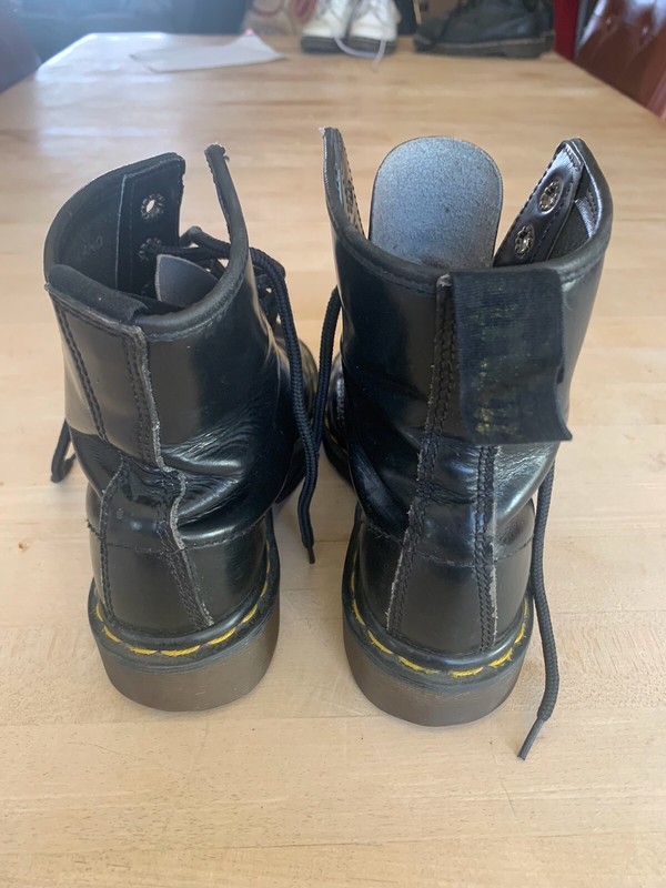 VTG DR MARTEN BLACK SZ 4 MADE IN ENGLAND 8 EYE LACE UP DOCS