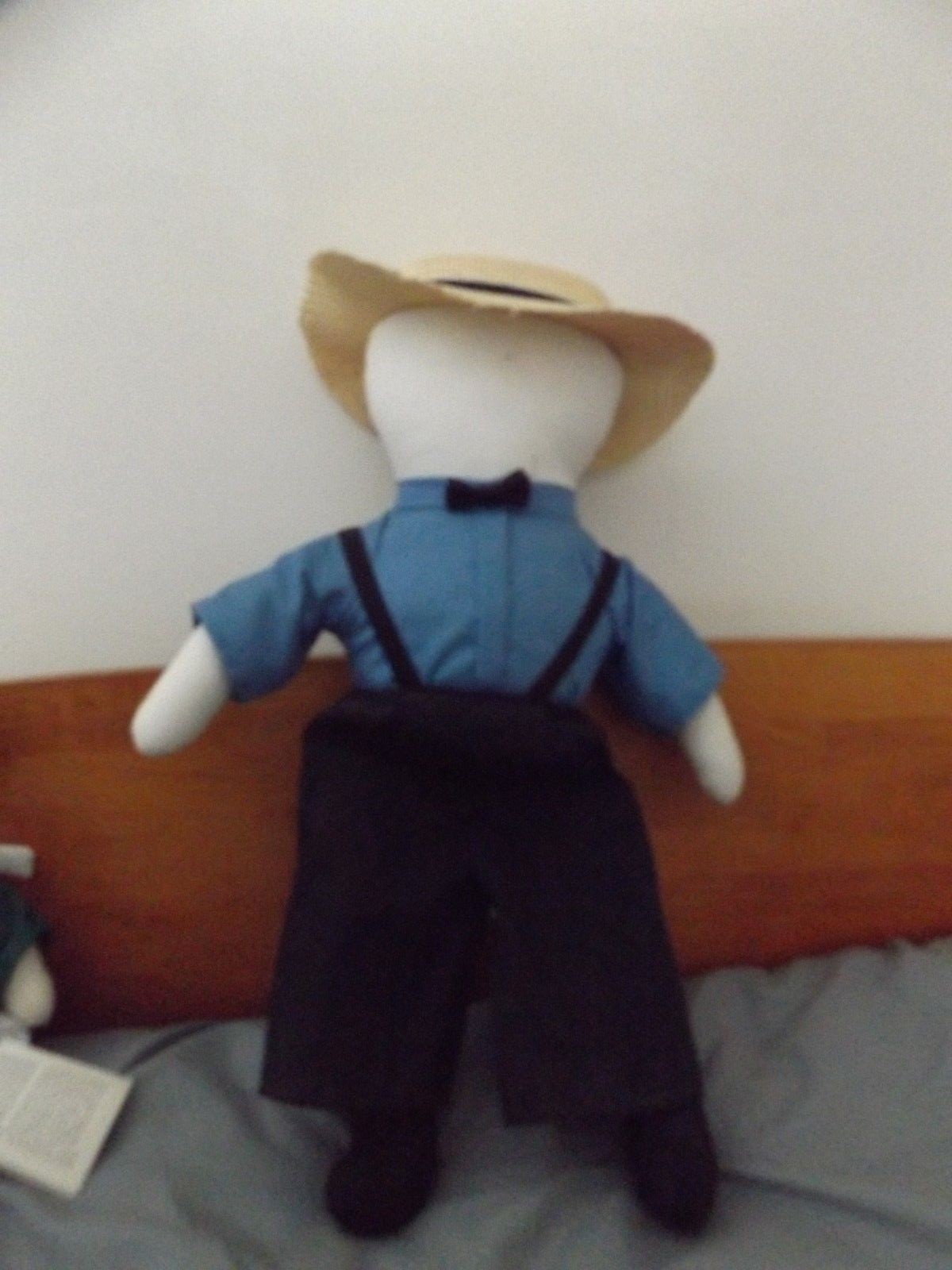 PLAIN FOLKS 4 FAMILY MEMBER GROUP OF CLOTH AMISH DOLLS