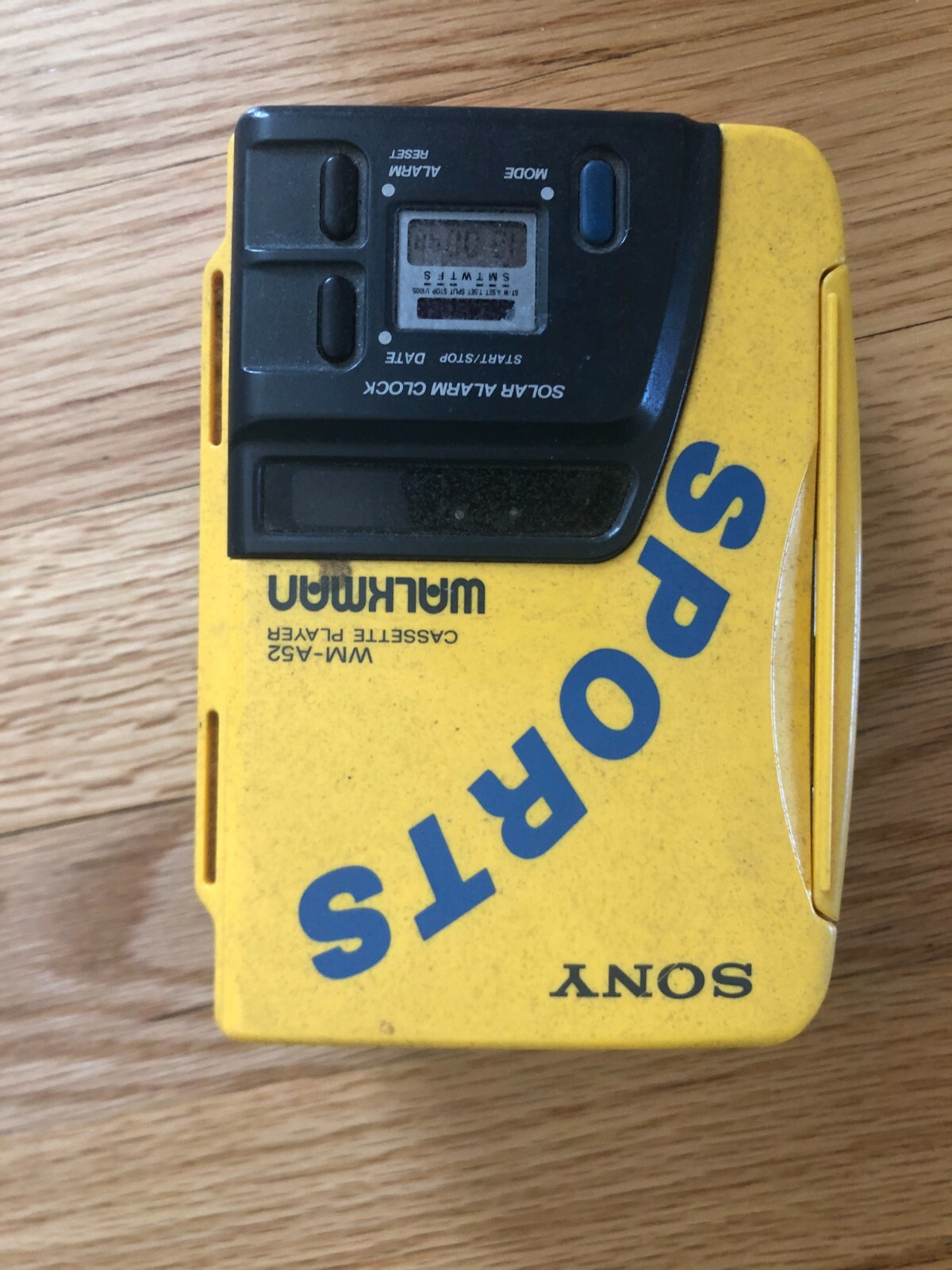 SONY WALKMAN SPORTS カセットウォークマン WM-A52 Sony Sports Walkman WM-A52 Yellow AM/FM Portable Cassette Player