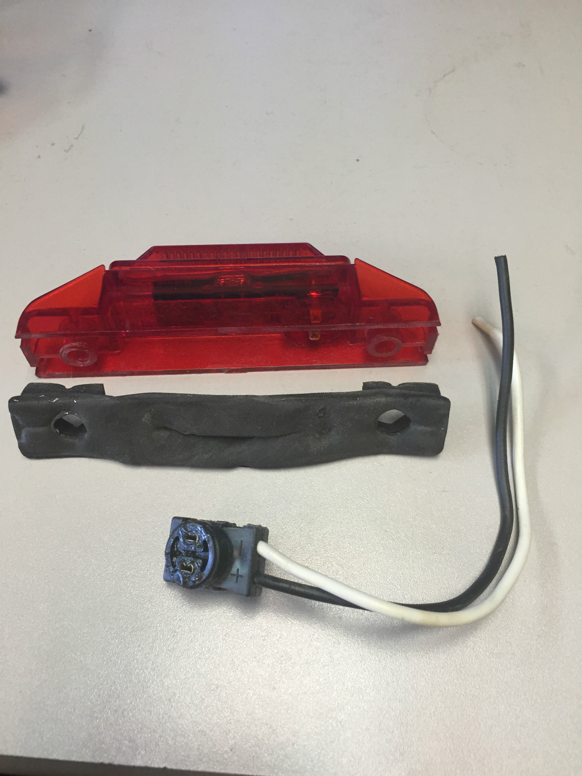 Sprinter Conversion Van >> RED TRUCK LITE TL35 MARKER CLEARANCE SIGNAL LIGHT LIGHTING LAMP LED 12V | eBay Sprinter Conversion Van >> RED TRUCK LITE TL35 MARKER CLEARANCE SIGNAL LIGHT LIGHTING LAMP LED 12V | eBay