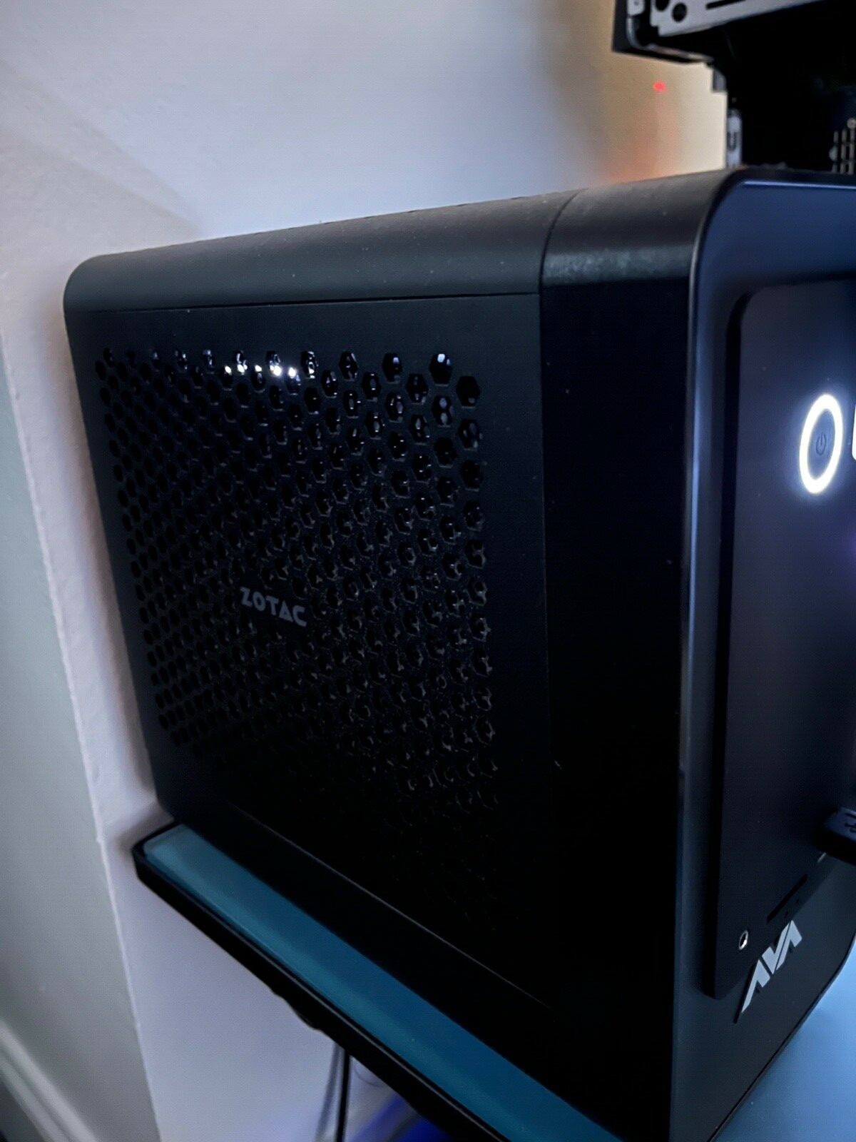 MAG1 ミニPC COREm3 16GB 512GB ジャンク LTE 小型こそロマン！Core Ultra 7 265＋RTX 5070搭載の究極ミニPC