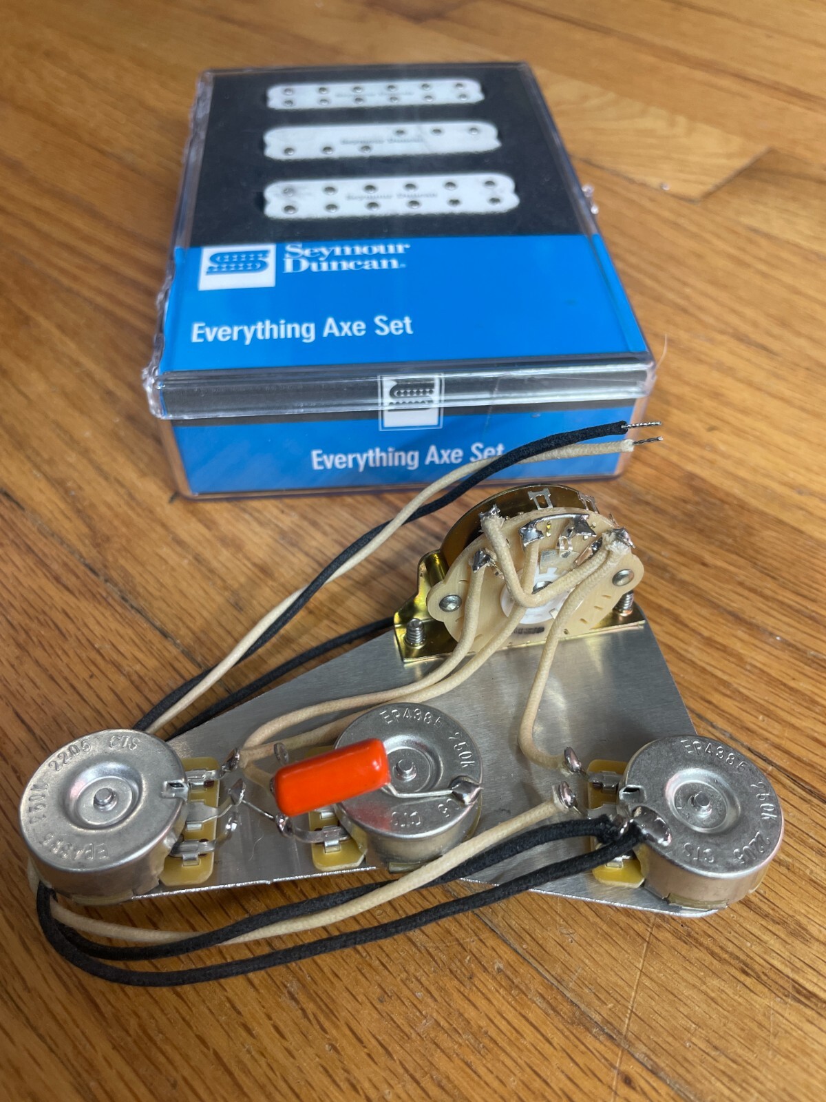 セイモアダンカン　アッセンブリー　Everything Axe Amazon.com: Seymour Duncan Everything Axe Strat Pickup Set
