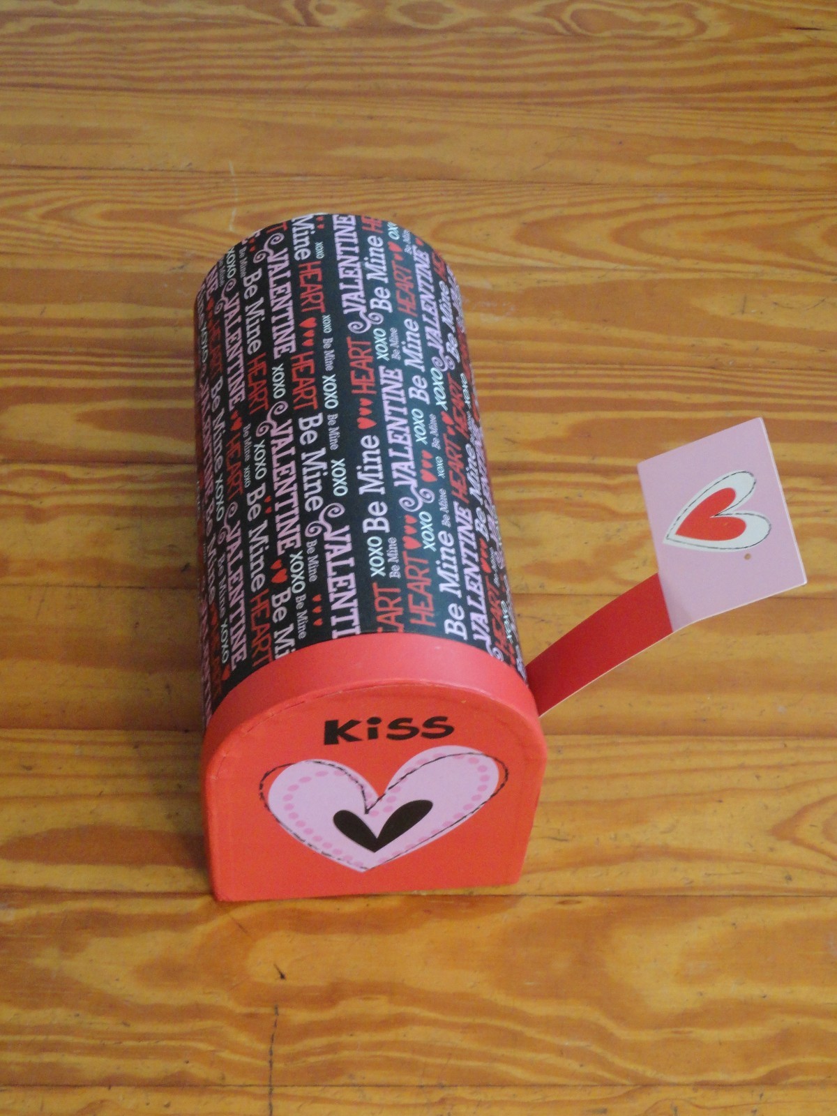 Valentine’s Day Stuffed Gorilla Inside Kiss Mailbox with Flag VERY CUTE!