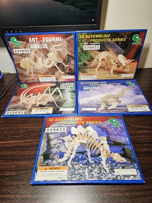iq assembling products Lot Of 5 Ant, Cricket,...