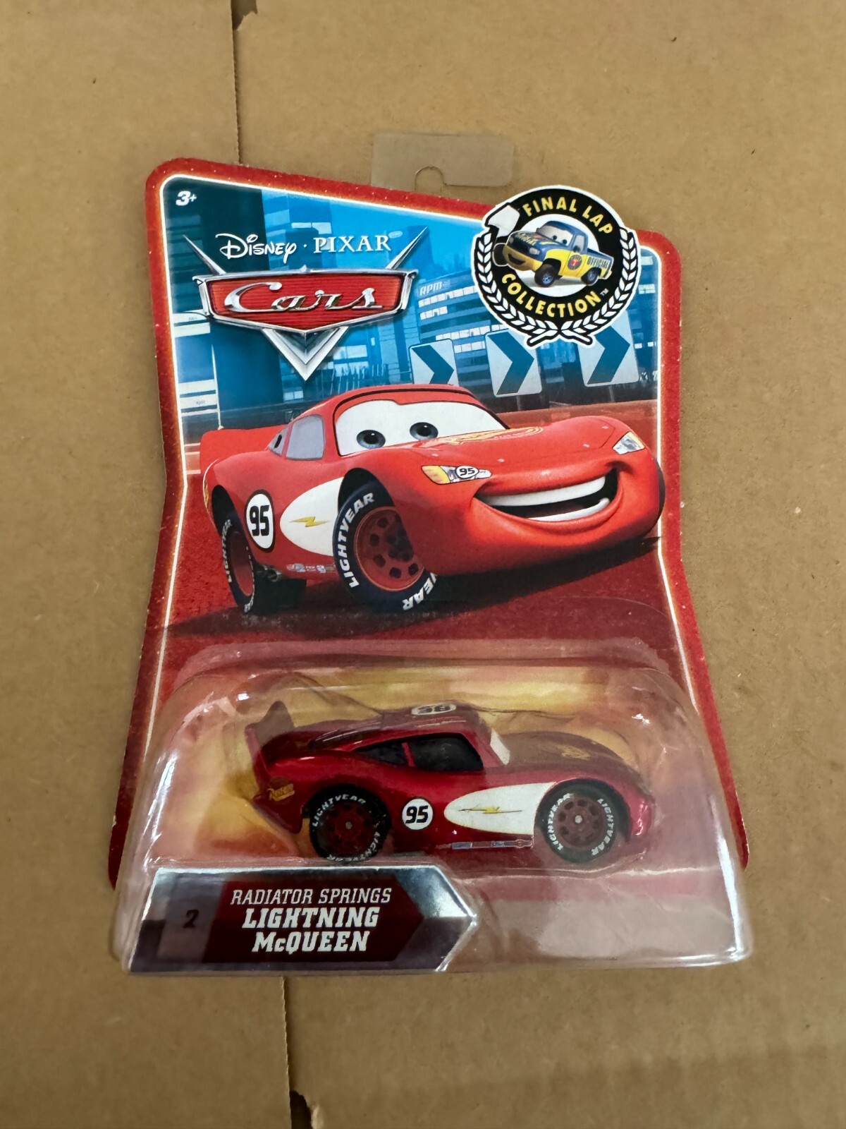 カーズ、ミニカーマテルライトニングマックィーンRADIATOR SPRINGS Amazon.com: Disney Cars Toys: Radiator Springs McQueen