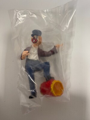 Just Plain Folk # 0605 G Scale Train Figure Clown Standing On Bucket NEW